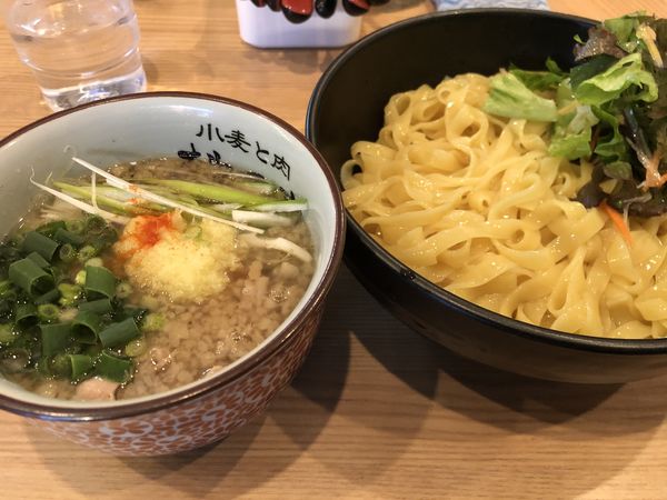 「背脂生姜醤油」@小麦と肉 桃の木の写真