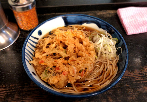 「天ぷらそば（410円）」@めん処 つるやの写真