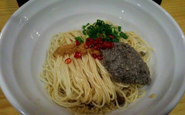 「大蒜煮干玉」@煮干らーめん 紫乱の写真