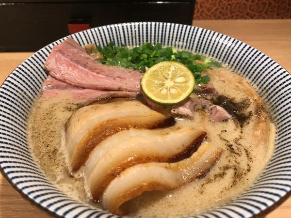 「ラム豚骨(塩) 肉増し」@自家製麺 MENSHO TOKYOの写真