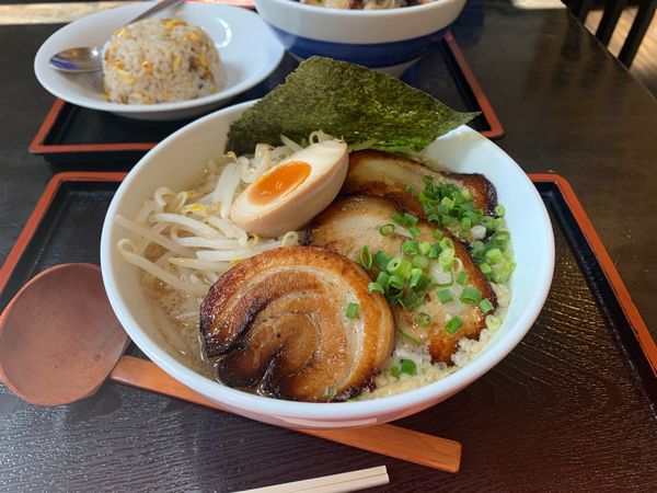 「豚骨醤油ラーメン」@らーめん・つけ麺 睡 大虎の写真