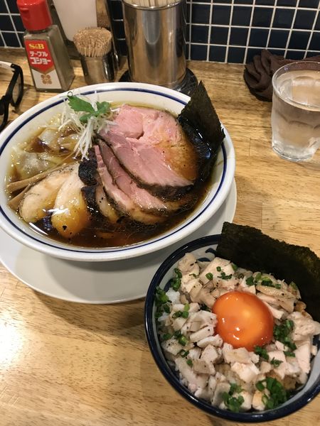 「チャーシュー中華そば&特製中華そば とり玉丼」@手打式超多加水麺 ののくらの写真