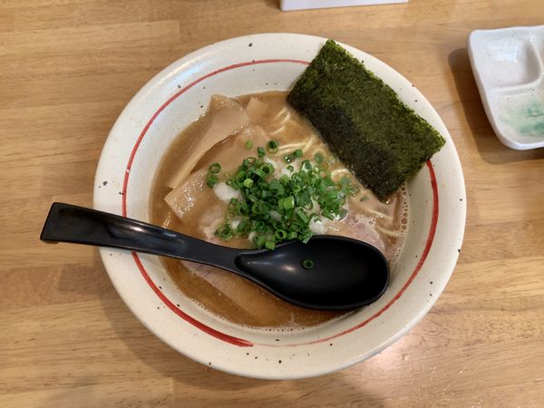 「らー麺」@麺や うしおの写真