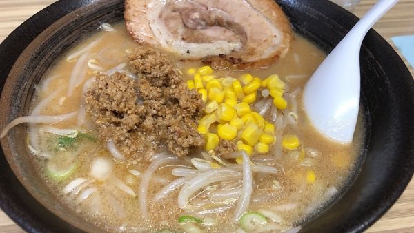 「北海道味噌ラーメンチャーシュー1枚」@味噌屋 門左衛門の写真