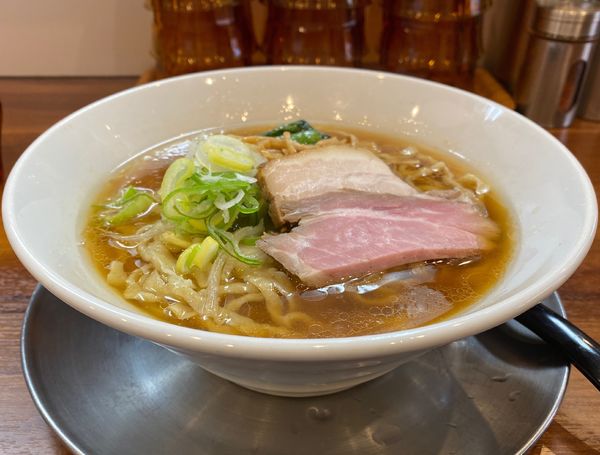 「醤油らーめん850円」@純手打ち だるまの写真