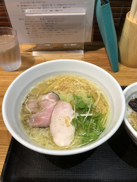 「鶏そば（塩）替玉、チャーシュー丼」@つけめん・らーめん・煮干そば 金狼の写真