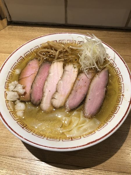 「塩煮干し肉そば＋ワンタン＋トロたく‎ちらし丼」@超多加水自家製手揉み麺 きたかた食堂の写真