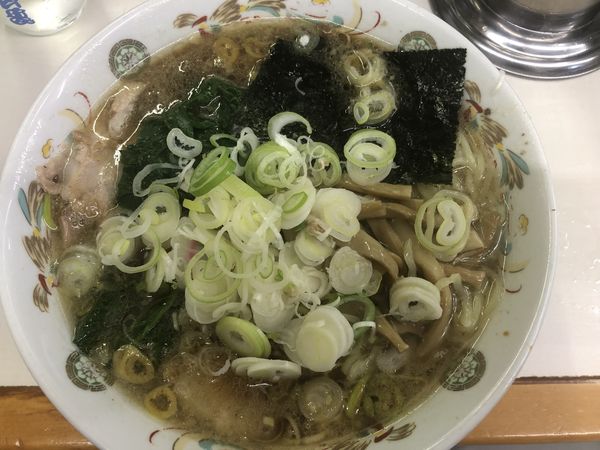 「青島チャーシュー大盛+刻みねぎ+メンマ+茹ホウレン草」@青島食堂 秋葉原店の写真