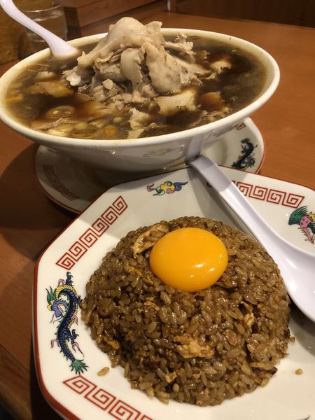 「チャーシュー麺(大)＋ヤキメシ1/2黄身のせ」@末廣ラーメン本舗 高田馬場分店の写真