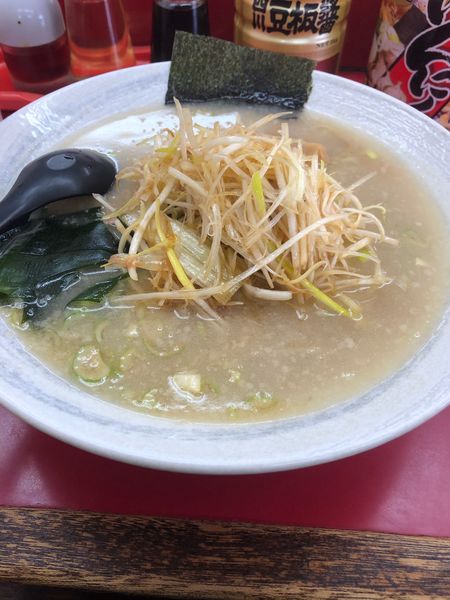 「ネギラーメン中盛り」@ニューラーメンショップの写真