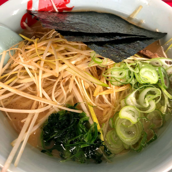 「醤油ラーメン　0円（クーポン）　和えネギ　120円」@ラーメン山岡家 大泉店の写真
