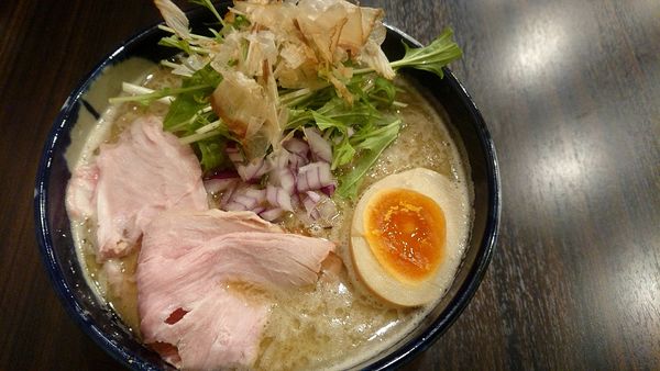 「濃厚鶏煮干しらーめん」@横道の写真