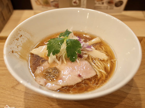 「名古屋コーチンの醤油らぁ麺…800円‬」@らぁ麺 彩どりの写真