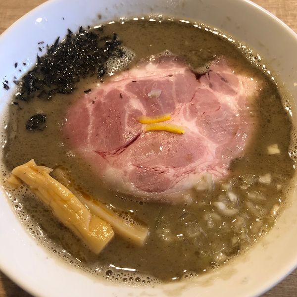 「濃厚煮干そば」@麺屋らんまるの写真
