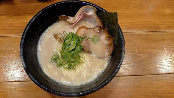 「濃厚とんこつラーメン」@豚骨ラーメンとまぜそば 池めん 浜松店の写真