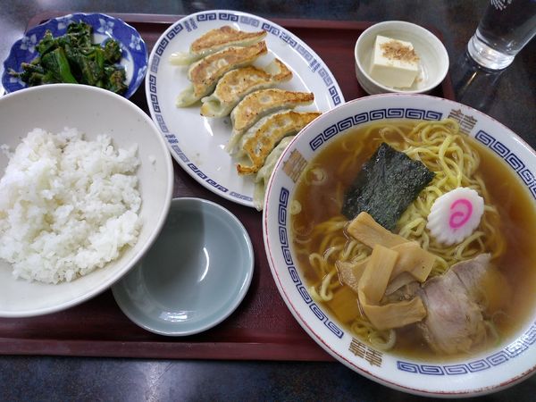 「ラーメン 餃子 半ライス 600円」@中華料理 来々軒の写真