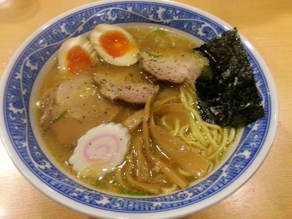 「特製中華そば」@中華そば 青葉 池袋サンシャイン店の写真