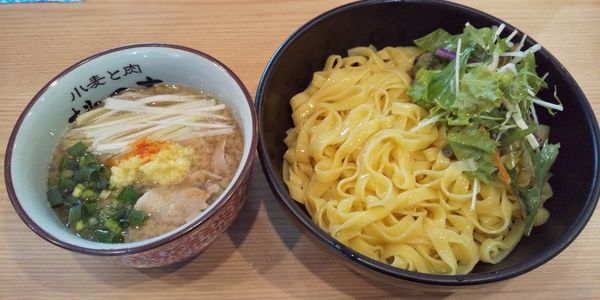 「背脂生姜醤油」@小麦と肉 桃の木の写真