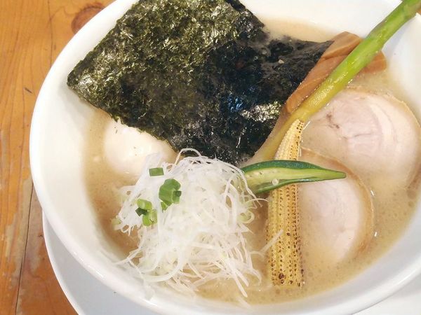 「特製豚白湯らぁめん」@ろく月の写真