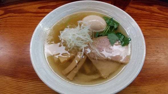 「味玉入り塩らーめん950円」@純手打ち 麺と未来の写真