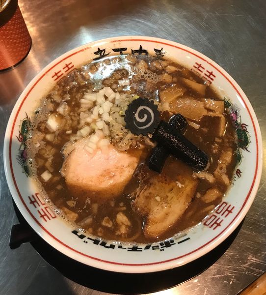 「焙煎深煎り煮干し」@津軽煮干中華蕎麦 サムライブギーの写真