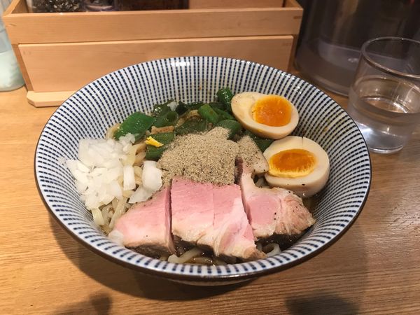 「マゼニボジャンキー＋味玉」@ふく流らーめん 轍 LINKS UMEDA店の写真