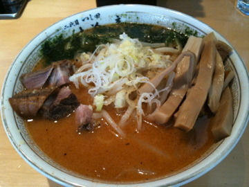 「辛味噌らーめん＋めんま」@つじ田 味噌の章の写真