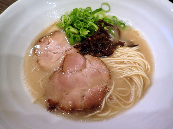 「博多とんこつ」@らぅめんの善栄の写真