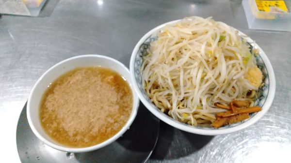 「つけ麺大盛り(940円)全マシ」@らーめん大 本郷店の写真