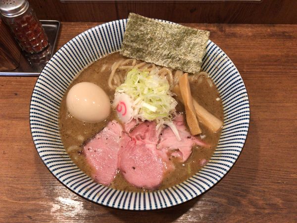 「味玉中華そば(900円)」@俺の麺 春道の写真