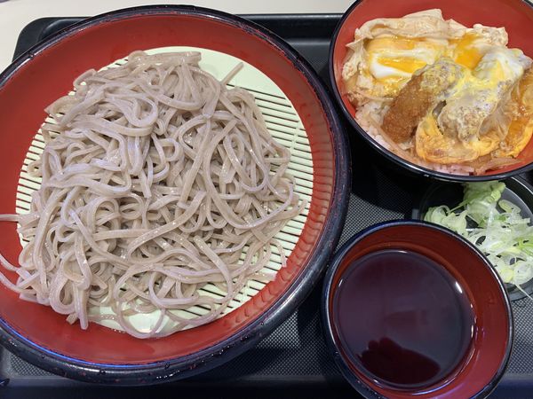 「ミニかつ丼セット 580円」@名代 富士そば 池袋店の写真