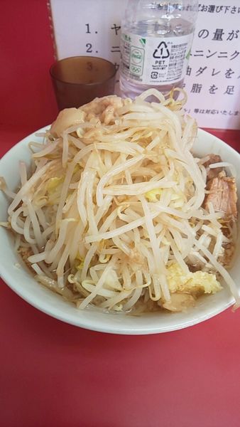 「半分➕豚増し」@ラーメン二郎 小岩店の写真