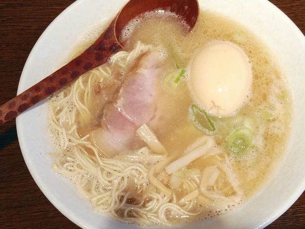 「博多らぁめん＋味付け玉子」@麺処 むささんじんの写真