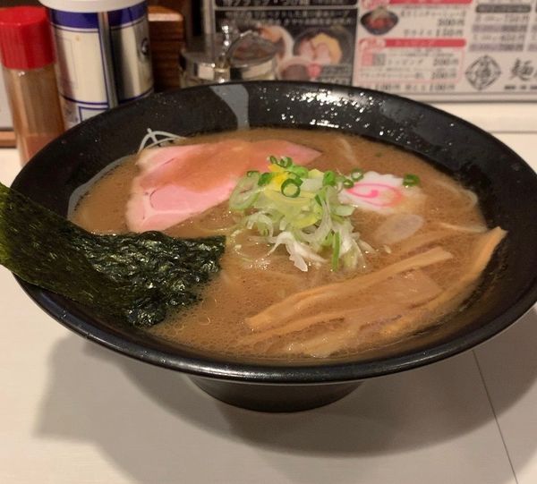 「魚だし強調らーめん」@麺屋 侍の写真