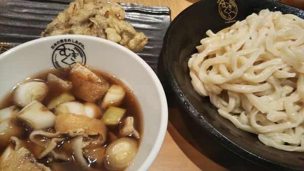 「じんこ（肉ネギ＋中盛＋マイタケ天）」@むぎくらべの写真