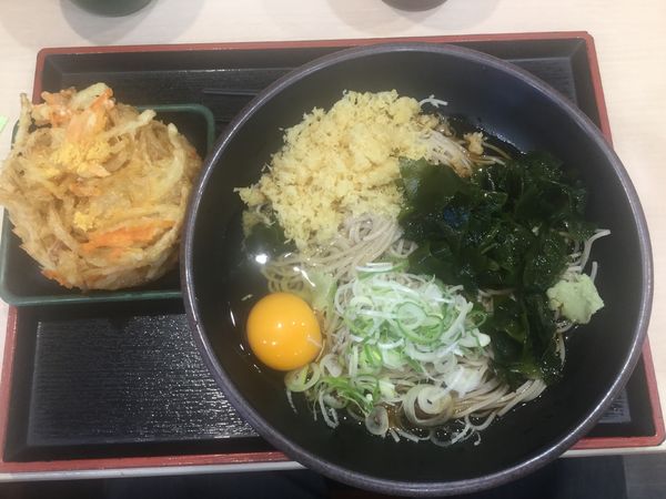 「朝そば玉子、ぶっかけ、生、わかめ変更+かき揚げ(¥360)」@ゆで太郎 竹橋店の写真
