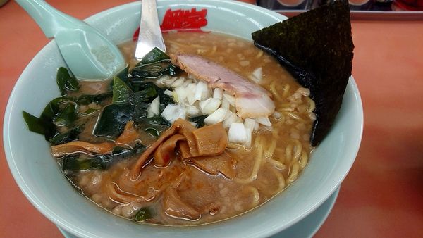 「プレミアム醤油とんこつ」@ラーメン山岡家 熊谷店の写真