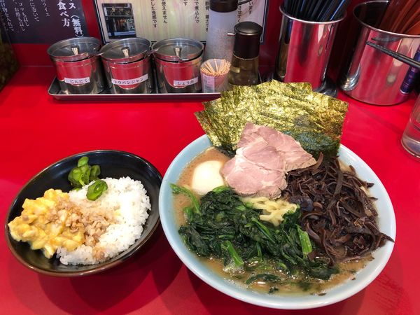 「特製ラーメン中華ほうれん草木耳」@横浜ラーメン おか本の写真