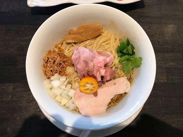 「地鶏脂の和え麺 880円、大盛り 150円」@KaneKitchen Noodlesの写真