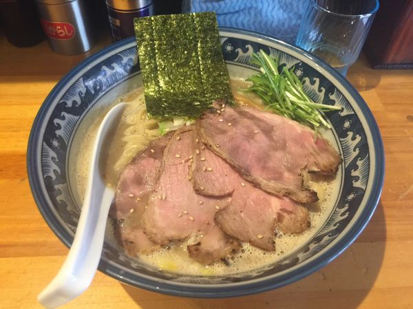 「塩らーめんチャーシュー」@○心厨房の写真