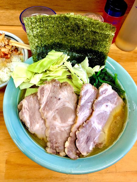 「中盛りチャーシュー　海苔　小ライス」@捲り家の写真