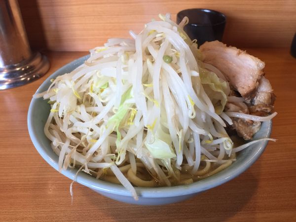 「小ラーメン+豚入り」@ラーメン二郎 八王子野猿街道店2の写真