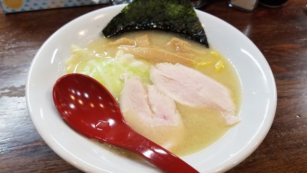 「４月限定　春キャベツの鶏塩白湯」@らあめん 寸八 総本店の写真