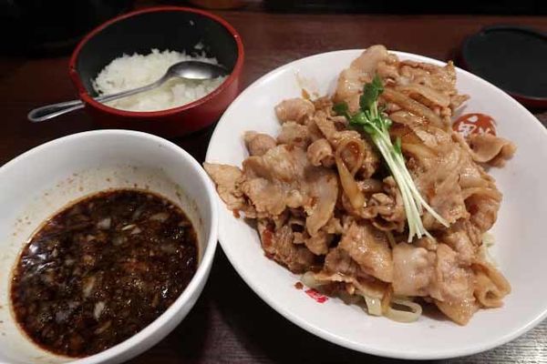 「肉盛りつけ麺並・本日無料＋肉増し　120円」@魁 肉盛りつけ麺 六代目けいすけの写真