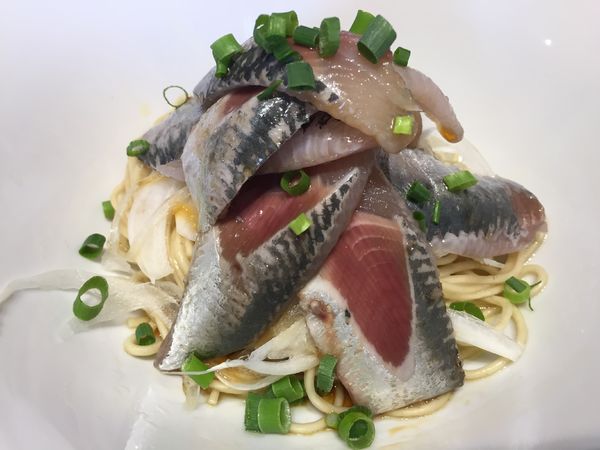 「イワシそば」@寿製麺 よしかわ 西台駅前店の写真