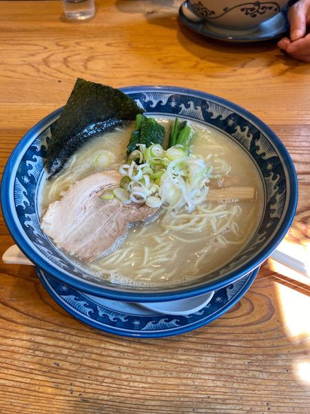 「熟成豚骨塩ラーメン」@龍神麺の写真