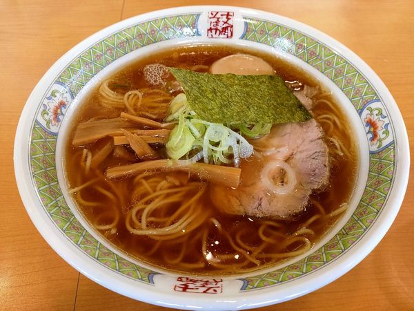 「醤油ラーメン+大盛り+煮卵」@支那そば 一力の写真
