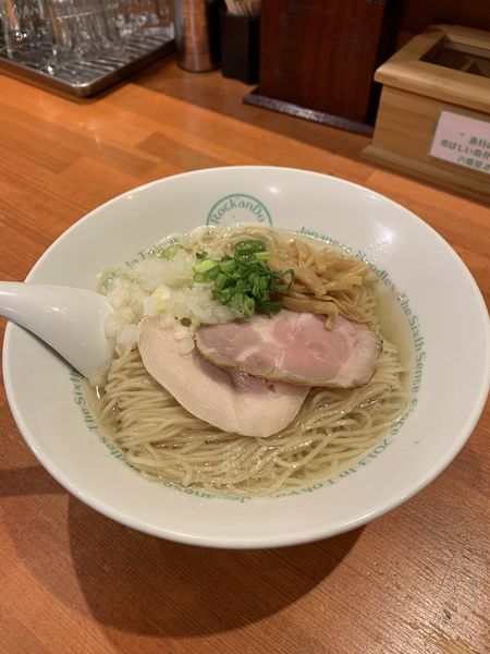 「らーめん(しお)大盛り 820円」@麺屋 六感堂 Rock'anDoの写真