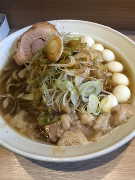 「ラーメン300g+ねぎ+うずら+油カラメ」@麺屋 味方の写真