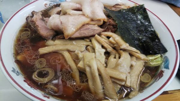 「青島チャーシュー大盛＋チャーシュー＋メンマ」@青島食堂 秋葉原店の写真